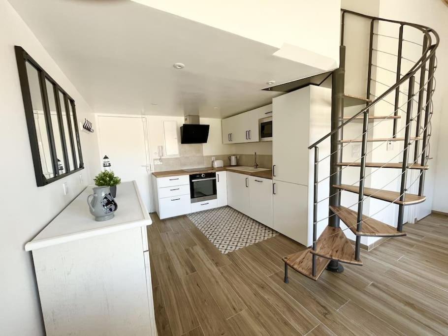 Duplex Centre Ville - 50M De La Plage - Clim - Garage - Netflix Le Grau-du-Roi Buitenkant foto
