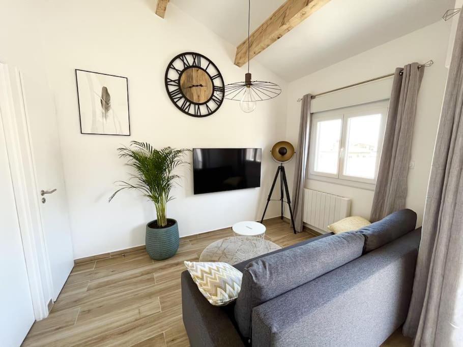 Duplex Centre Ville - 50M De La Plage - Clim - Garage - Netflix Le Grau-du-Roi Buitenkant foto