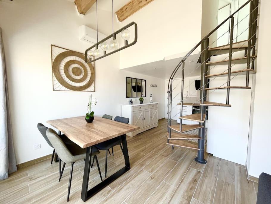 Duplex Centre Ville - 50M De La Plage - Clim - Garage - Netflix Le Grau-du-Roi Buitenkant foto