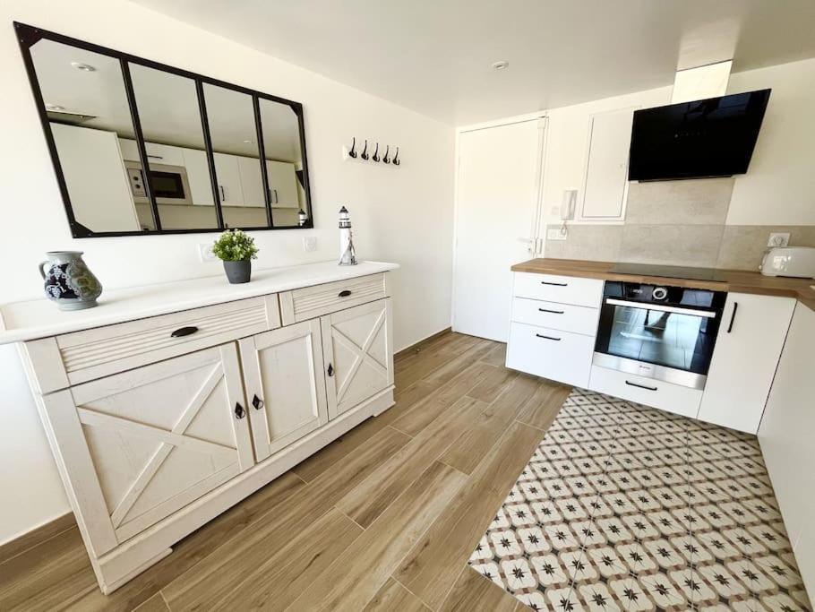 Duplex Centre Ville - 50M De La Plage - Clim - Garage - Netflix Le Grau-du-Roi Buitenkant foto